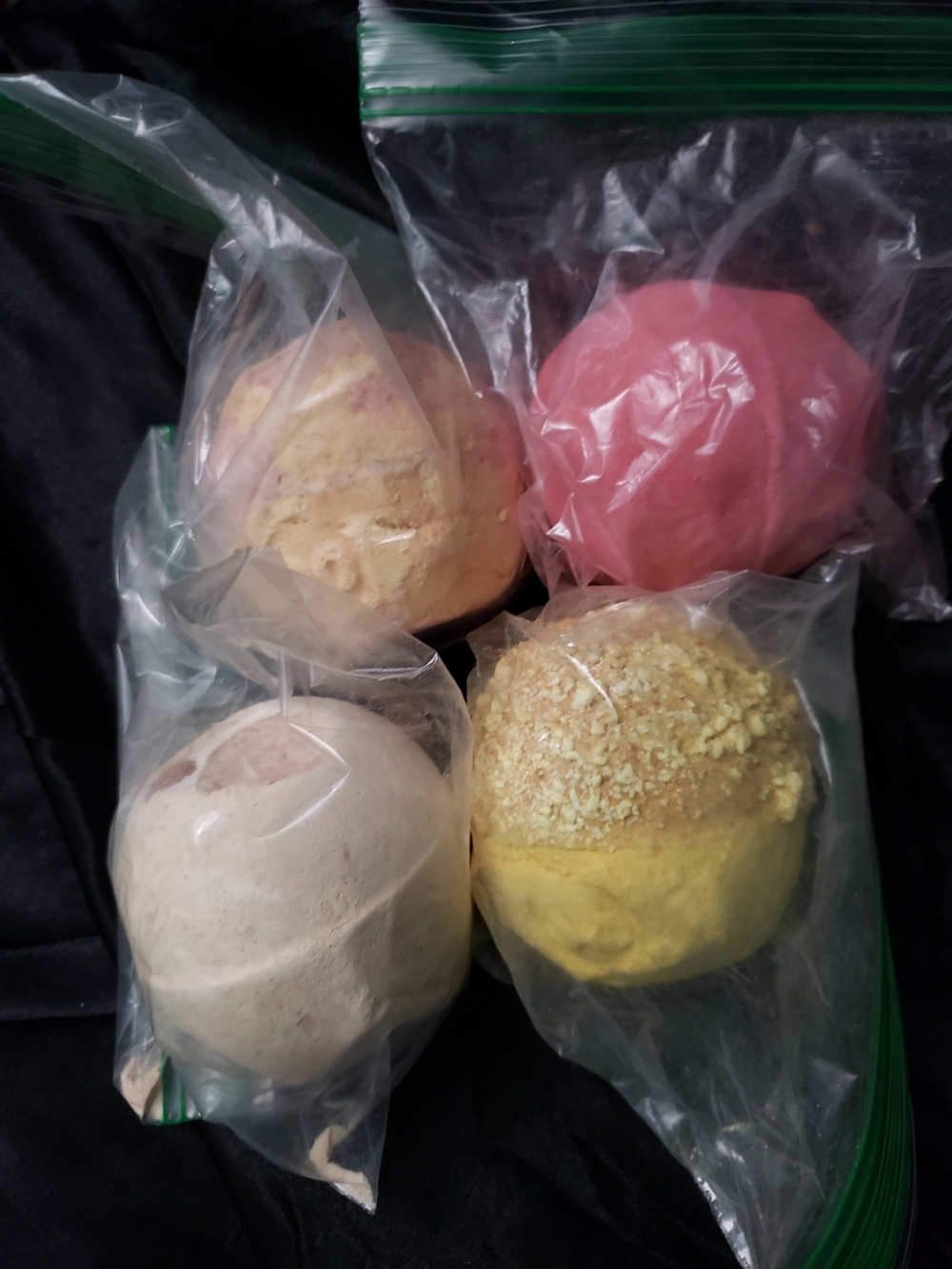 Lush Bathbomb 4 Set Sticky Dates, Supermilk, LTGTR, and YOG NOG